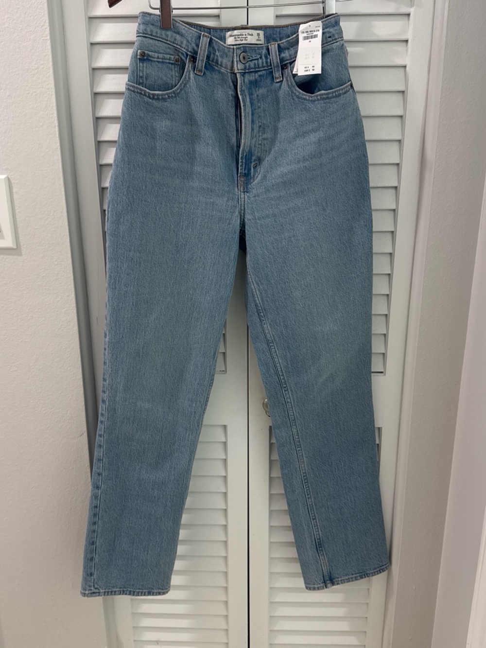 Abercrombie & Fitch Women's Straight Leg Jeans in Light Blue Denim